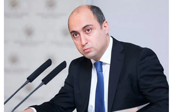 Emin Əmrullayev Mingəçevirdə onu gözləyən yüzdən çox vətəndaşı aldadaraq qaçdı