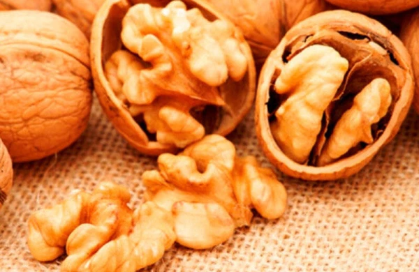 Damarları təmizləyən, qurdları öldürən, yaraları sağaldın QOZ QABIQLARININ DƏMLƏMƏSİ