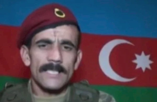“Mauqli” ləqəbli qazinin icra hakimiyyətinin önündə özünü yandırdığı deyilir - Fotolar