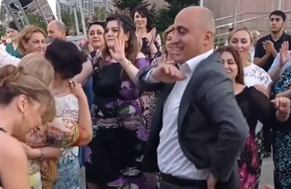Bakıda internat məktəbində toy oldu, nazir rəqs etdi - VİDEO