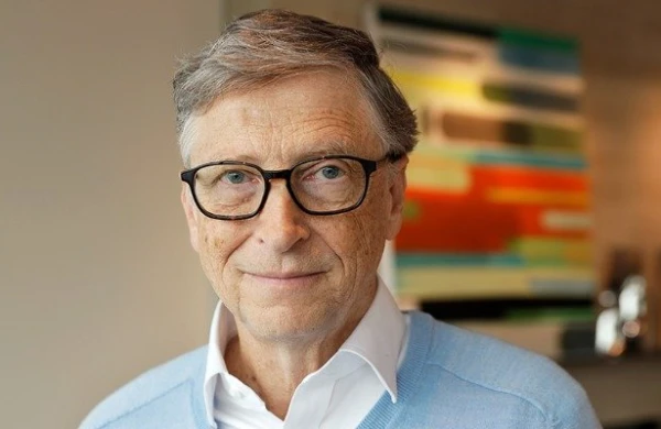 Bill Qeyts: Süni intellekt 1 milyard insanın ölümünə səbəb ola biləcək hadisələrə yol aça bilər