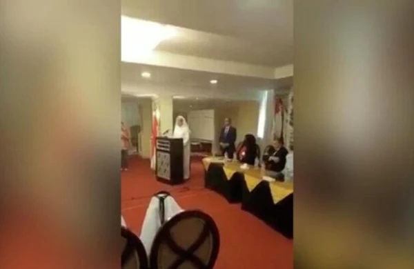 Tanınmış ərəb diplomat çıxışı zamanı öldü - VİDEO