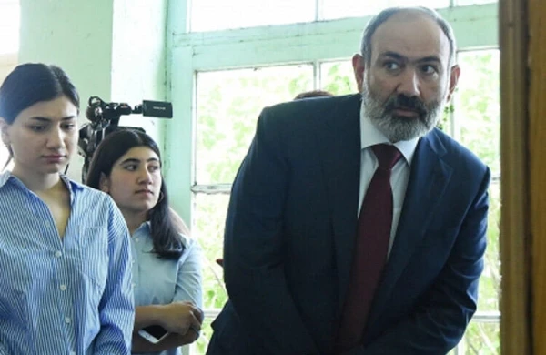 Paşinyan icra edir, erməni silahlılar ÇIXARILIR