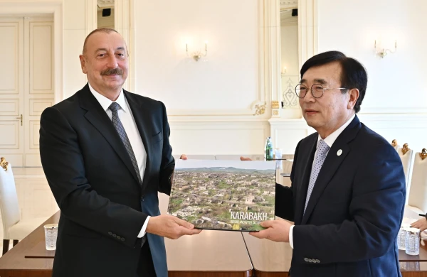 İlham Əliyev Koreya Prezidentinin xüsusi nümayəndəsini qəbul edib