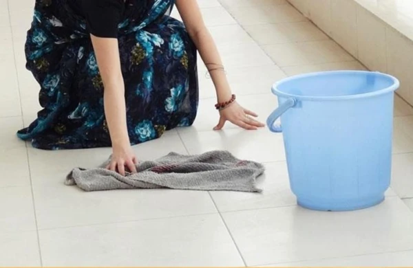 Bu ölkədə qeyri-adi ənənə: Evlərə təmizliyə gedən qadınlar ev sahibləri ilə...