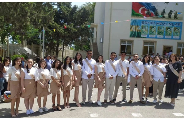 Bu sinfin bütün şagirdləri ali məktəbə qəbul olunub
