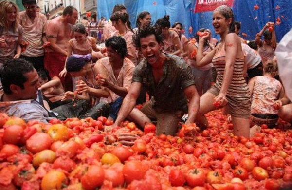 130 ton pomidoru festivala görə tələf etdilər - VİDEO