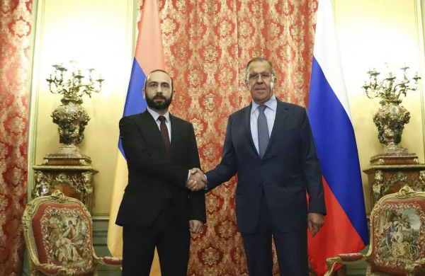 Lavrov Mirzoyanla görüşdü