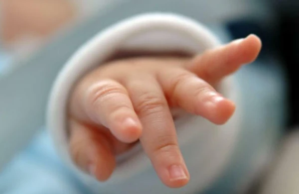 Azərbaycanda 13 yaşlı qızın dünyaya gətirdiyi uşağın atası  görün kim çıxdı - ŞOK DETALLAR