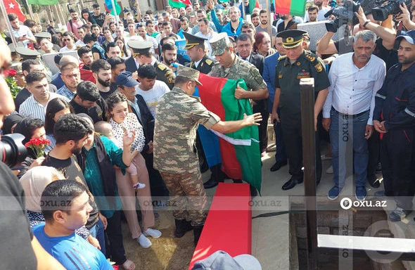 İkinci Fəxri Xiyabana daha bir şəhid gətirilir - CANLI YAYIM