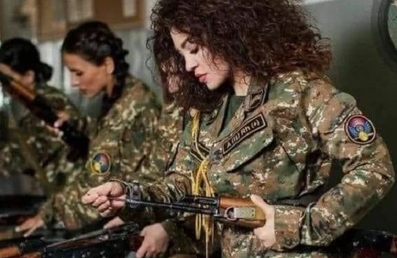 Məhv edilən erməni qadın hərbçilər görün kim imiş - FOTOLAR+VİDEO