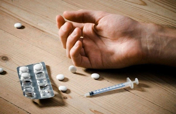 Xırdalanda narkotik qəbul edən iki gənc öldü