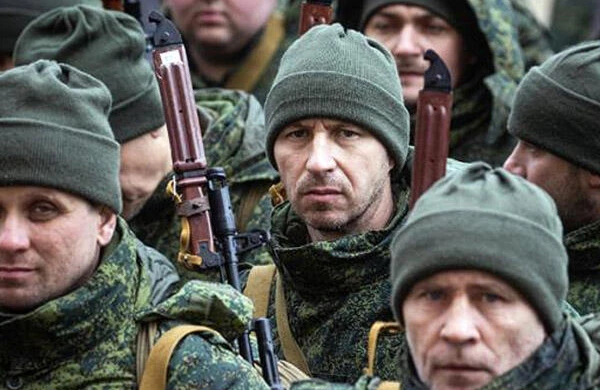 Putin məktəbləri boş qoyur:Müəllimlər döyüşə aparılır