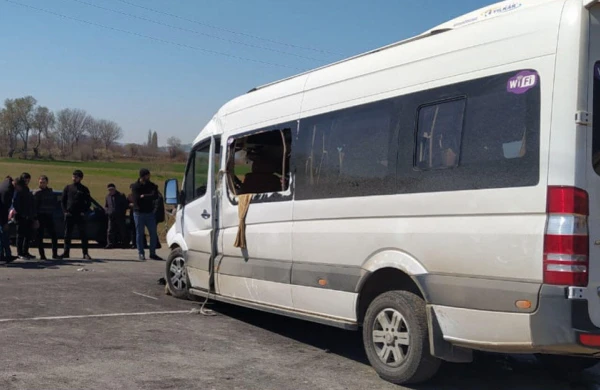 Azərbaycanda mikroavtobuslar toqquşdu - 15 yaralı var