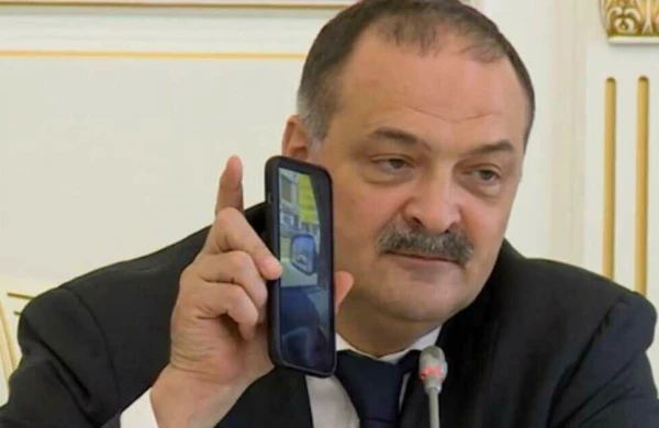 Dağıstan lideri səfərbərlik çağırışına QƏZƏBLƏNDİ: "Siz nəsiniz, axmaqlar?" - VİDEO