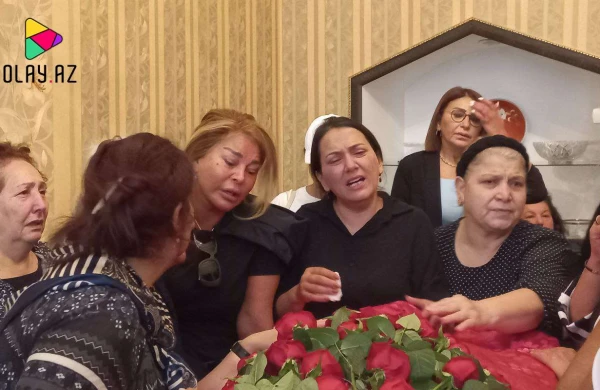 Aygün Kazımova Rəhimin dəfnində hönkürüb ağladı - VİDEO