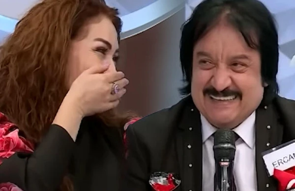 Türkiyəli aparıcı canlı efirdə Zahidə Günəşə elçi çıxdı - VİDEO