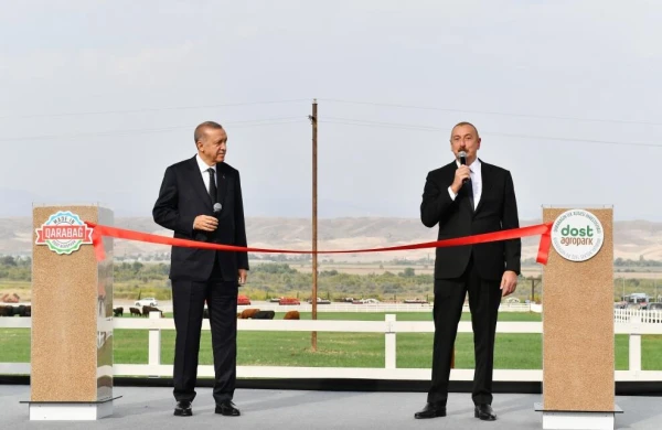 "Düz bir il bundan əvvəl, bura boş sahə idi, heç nə yox idi"