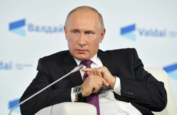 Putin Ukrayna problemini həll edə bilənlərin adını çəkib