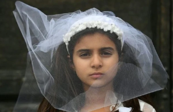 Azərbaycanda 14 yaşlı qız ZORLA ƏRƏ VERİLİR