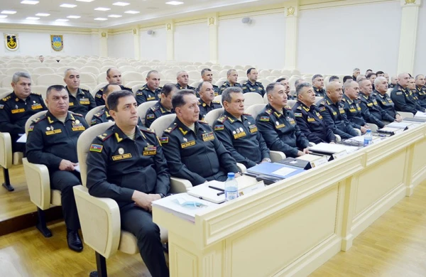 Ordu rəhbərliyi xüsusi təyinatlıların İranla sərhəddə keçirilən təlimini müzakirə edib
