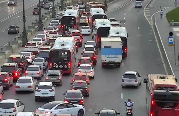 132 avtobus gecikir