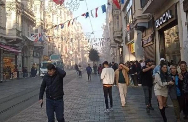İstanbulda güclü partlayış: ölən və yaralananlar var - Video