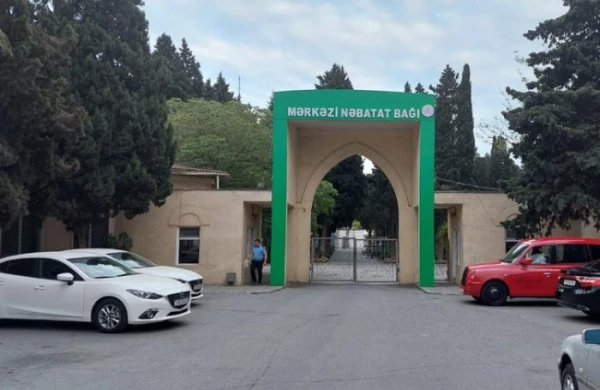 Nəbatat bağına giriş bağlanır