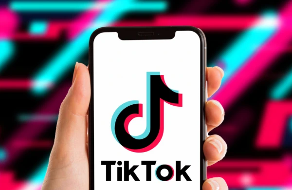 4 uşaq anası "TikTok"da tanış olduğu 15 yaşlı oğlana qoşulub qaçdı - FOTO