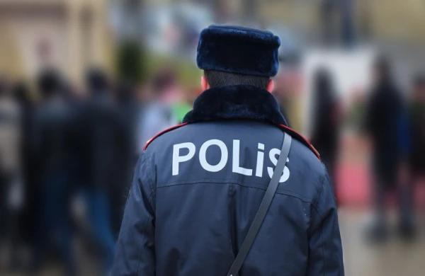 ƏHALİNİN DİQQƏTİNƏ! Bakıda polis ticarət mərkəzlərinə, marketlərə bu elanı vurdu