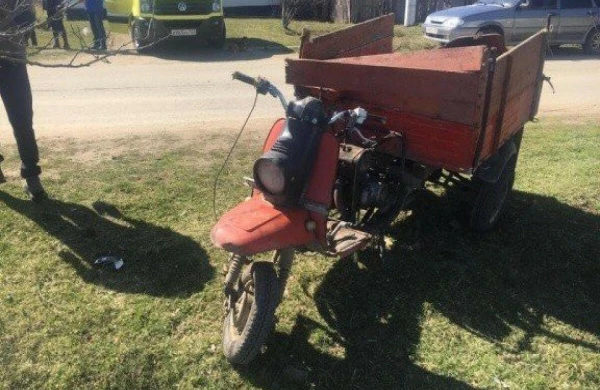 Motosiklet axundu vurub