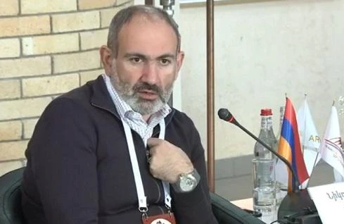 Paşinyan xanımı ilə birgə Tunisdə: Sədrliyi təhvil verəcək