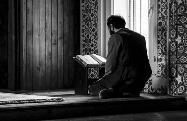 Niyə “Allahu Əkbər” deyirik? Bu söz Quranda yoxdur axı?