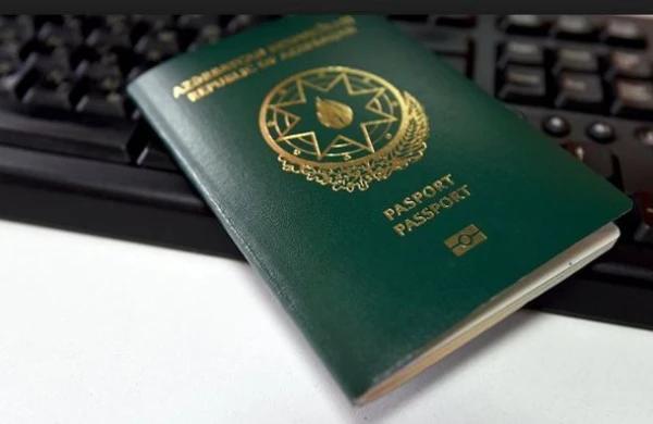 Şəxsiyyət vəsiqəsində soyad sonluğunu dəyişənlər xarici pasportda da dəyişməlidir?