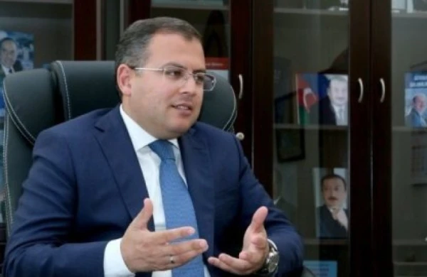 İcra başçısı Gülüstan Sarayında oğluna toy etdi - Stolun qiyməti şok etdi