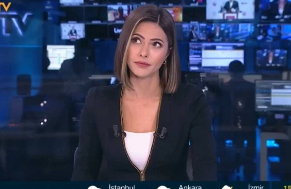 Türkiyədə dəhşətli zəlzələ canlı yayıma düşdü:Aparıcı qız görün nə etdi (VİDEO)