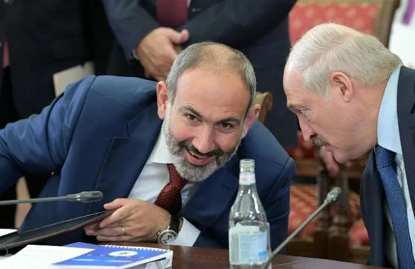 Lukaşenkonun Paşinyana verdiyi sual cavabsız qaldı - Video
