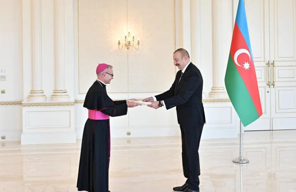 İlham Əliyev Vatikanın yeni səfirinin etimadnaməsini qəbul etdi