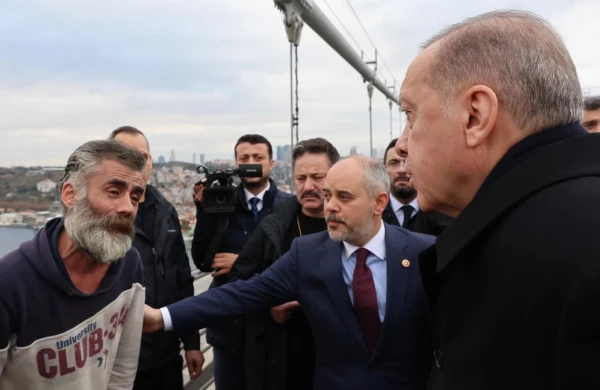 Ərdoğan intihara cəhd edən şəxsi belə xilas etdi - VİDEO