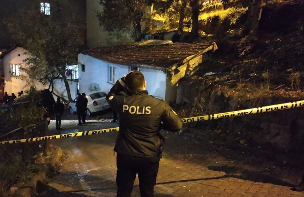 Evdən 3 nəfərin meyiti tapıldı