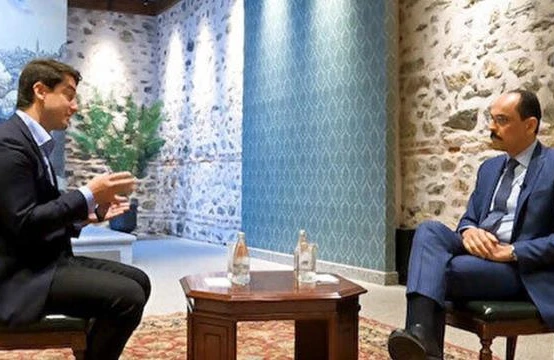 Jurnalist elə sual verdi ki,Prezidentin sözçüsü əsəbiləşib efirdən getdi - VİDEO