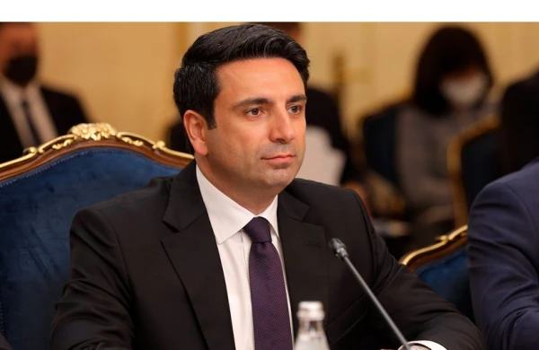 Ermənistan parlamentinin sədri Moskvaya gedir