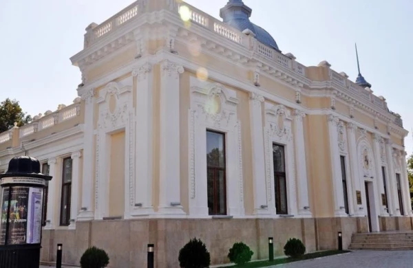 Kukla teatrında kimləri tutacaqlar?