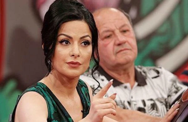 Bu xanım aparıcının belə böyük iki oğlunun olduğunu bilirdiniz? - İlk dəfə onları göstərdi - FOTO