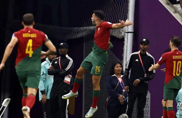 Portuqaliya İsveçrəni darmadağın edib, 1/4 finala çıxdı - YENİLƏNİB - VİDEO - FOTO