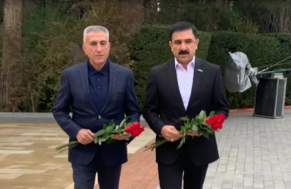Həbsdən çıxan keçmiş MTN naziri ilk dəfə görüntüləndi - Foto