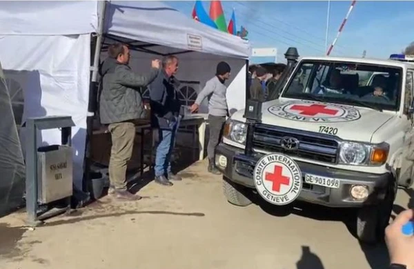 Xankəndi yolunda son vəziyyət: Sülhməramlıların təminat avtomobili maneəsiz hərəkət edib