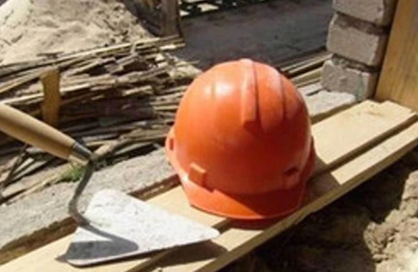 Bakıda fəhlə işləyən Türkiyə vətəndaşı yıxılıb öldü