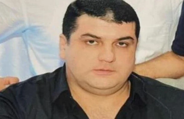 "Ona hər ay 100 manat zəkat verirdim"