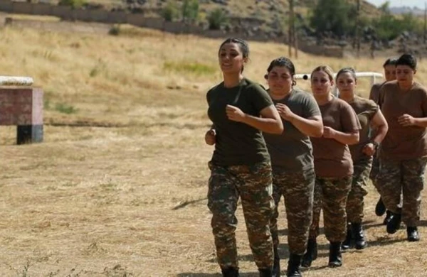 Ermənistanda qadınlar hərbi xidmətə çağırıla bilər